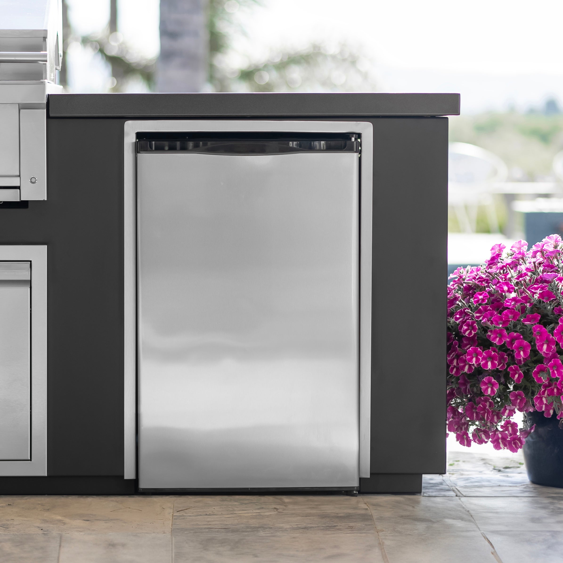 Videl USA 4.5 CU. FT. Compact Refrigerator